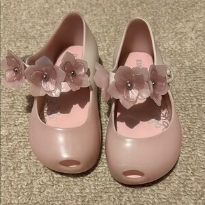 Mini Melissa Pink Dress Shoes with Floral Embellishments